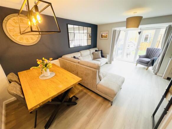 Lounge / Dining Room