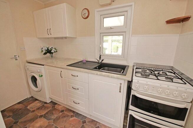 1 bed Detached for sale Image 4