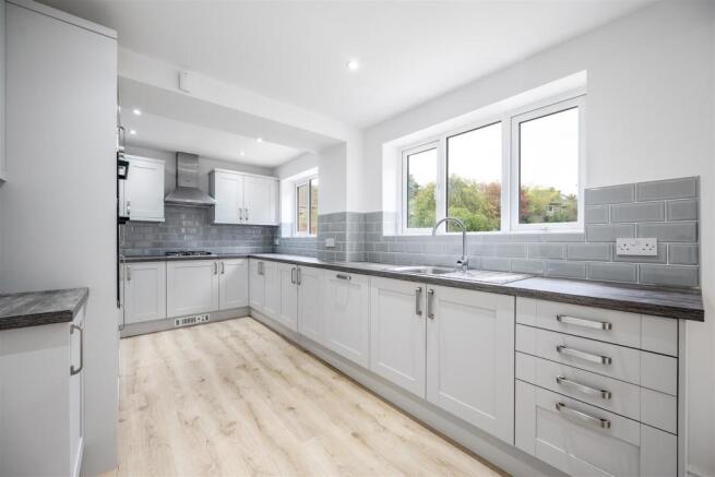 2 Kitchen.jpg