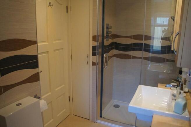 EN SUITE