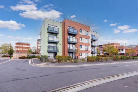 2 Finefield Walk, SLOUGH, SL1