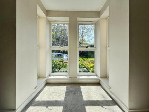 5 bed Semi-Detached for sale Image 5
