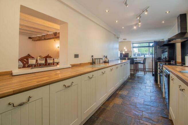 Kitchen/Breakfast Area