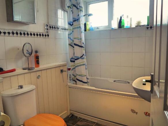 Bathroom.jpg