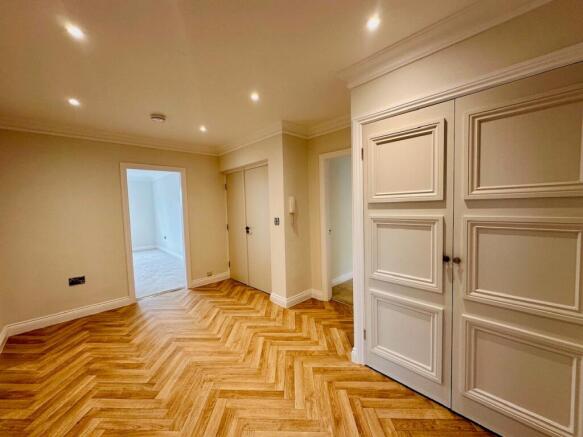3 bed Apartment to rent Image 5