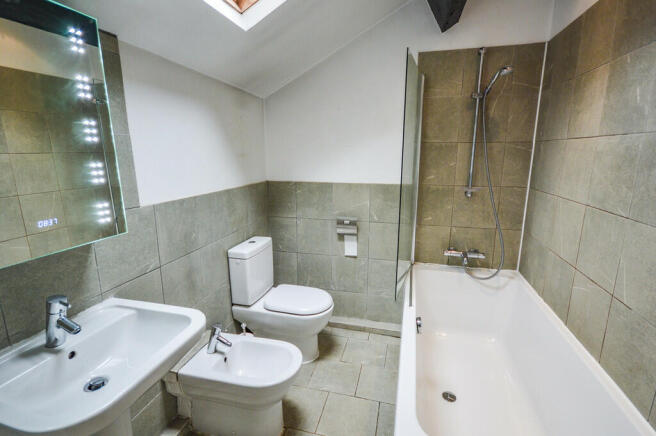 En Suite to Maste...