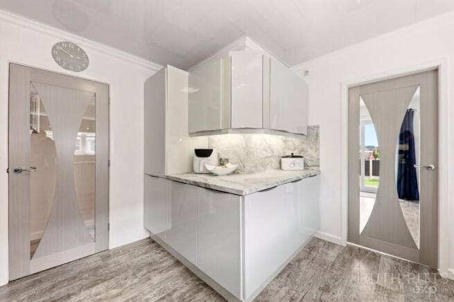 2 bed Detached Bungalow for sale Image 8