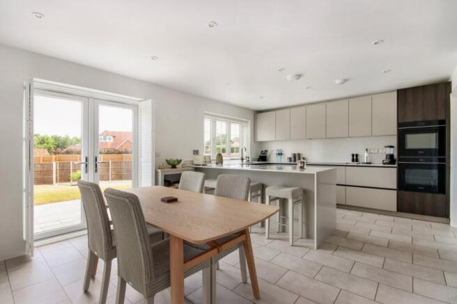 Kitchen/Breakfast Rm