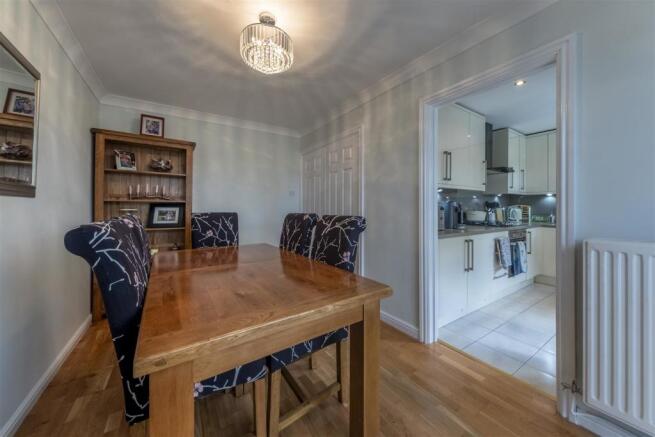 8 Bosley Close-005.JPG