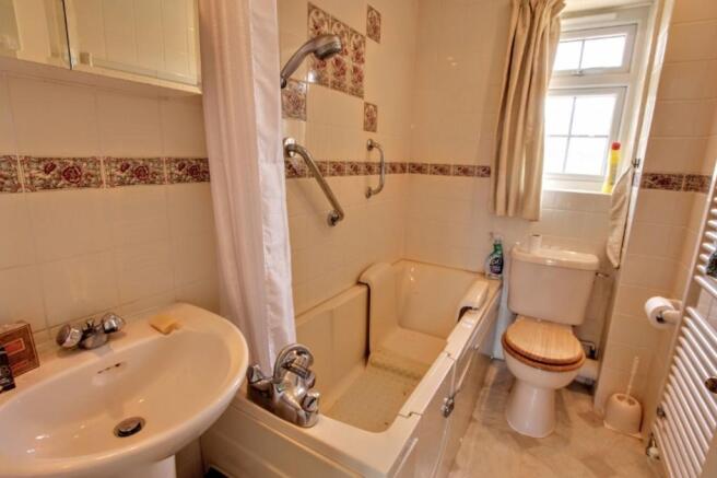 Photo 6