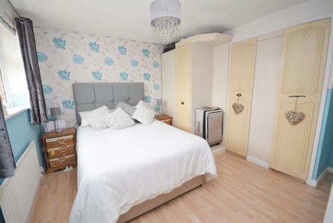 Bedroom 1.jpg