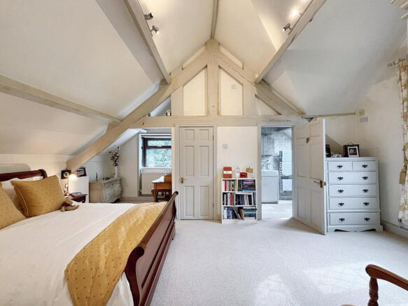 3 bed Semi-Detached for sale Image 10