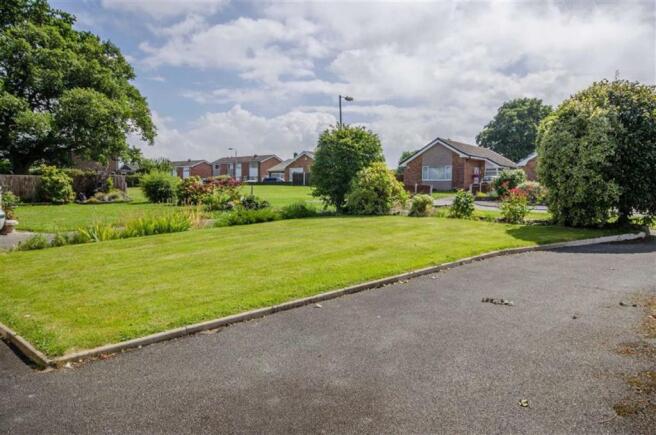 FRONT GARDEN