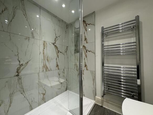 3 bed House to rent Image 12