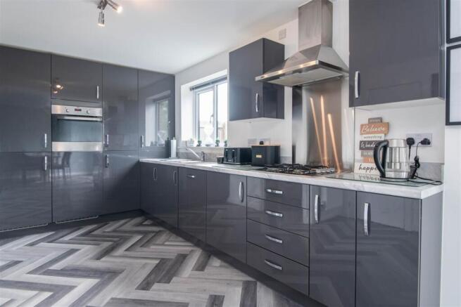 Kitchen / Dining