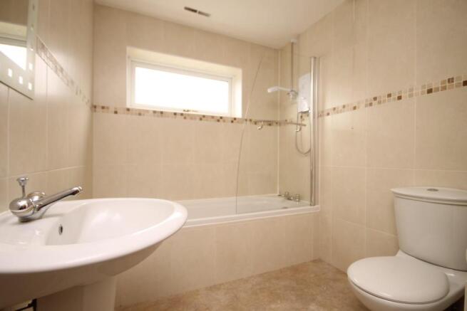 BATHROOM  (2).JPG