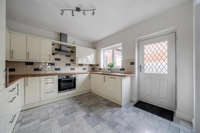 kitchen 1.jpg