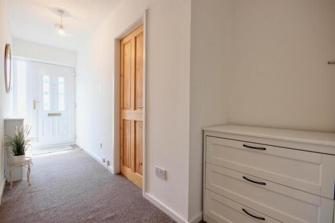 2 bed Semi-Detached Bungalow for sale Image 11