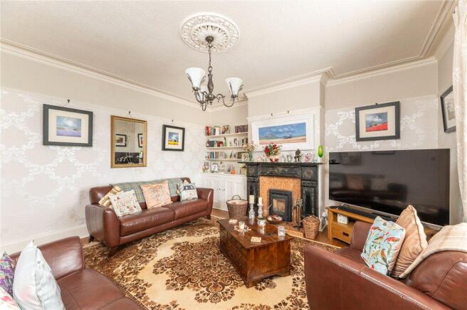 5 bed Detached for sale Image 10
