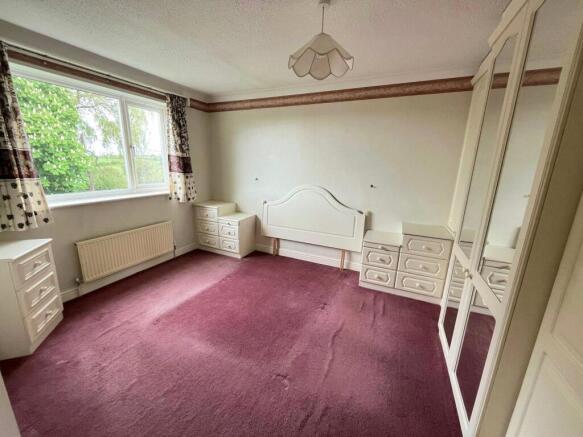 4 bed Detached for sale Image 5
