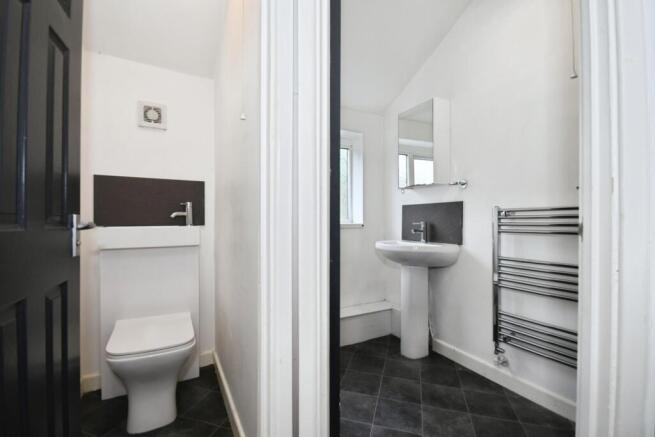 6 bed House to rent Image 9