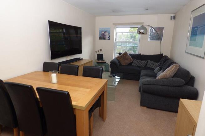 The Trinity, Lounge