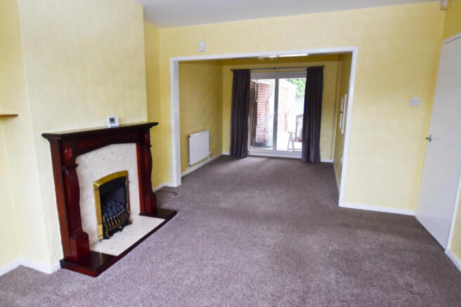 Lounge Dining Roo...