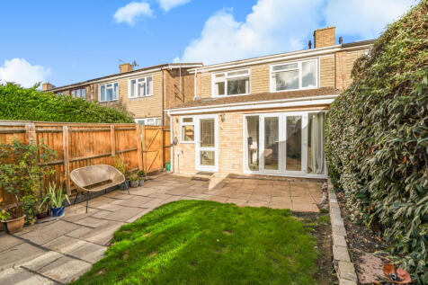 Chandler Close, Bampton, Oxfordshire