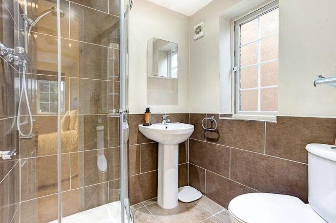 EN SUITE