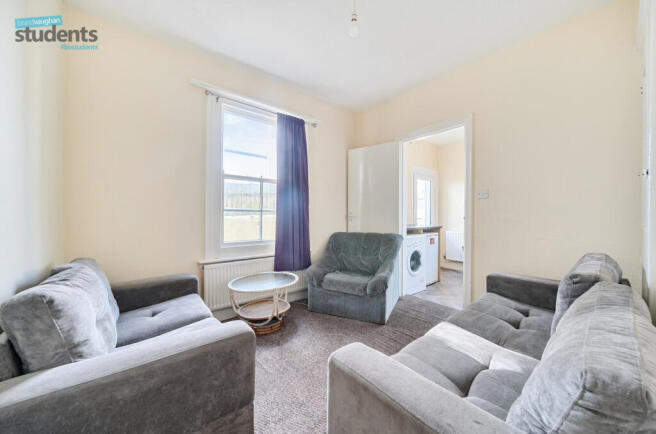 f9967772-e422-47a...