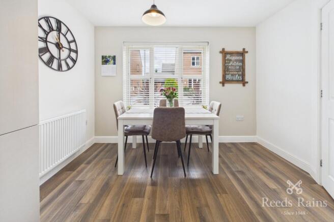 3 bed Semi-Detached for sale Image 4