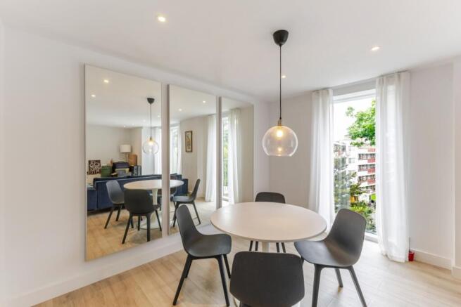 Cavell Court 3 D...