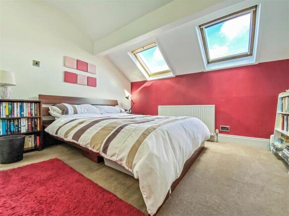 3rd Bedroom with Cupboard