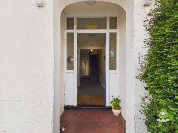 EweMove Estate Agents Basingstoke - 5 Wallis Road 