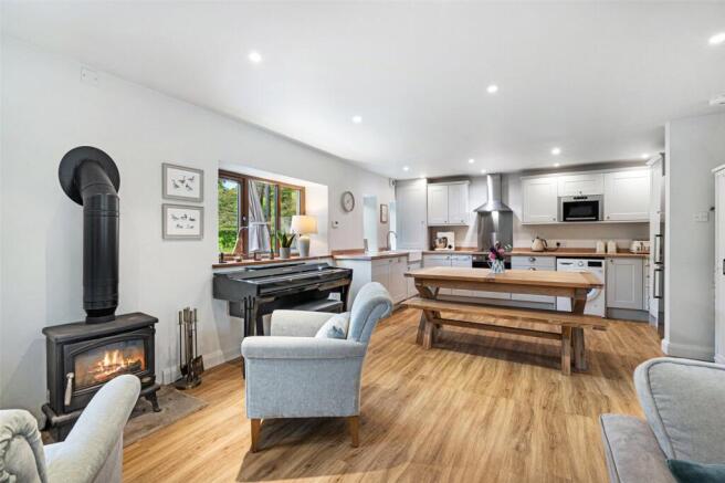 3 bed Barn Conversion for sale Image 4