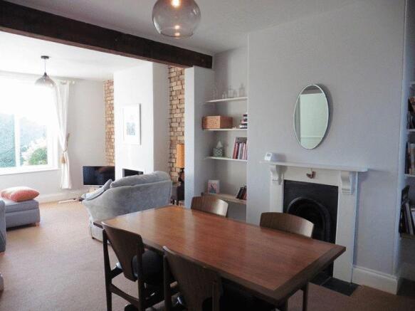 LOUNGE/DINING ...