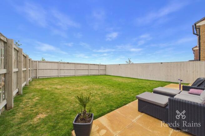 4 bed Detached for sale Image 2