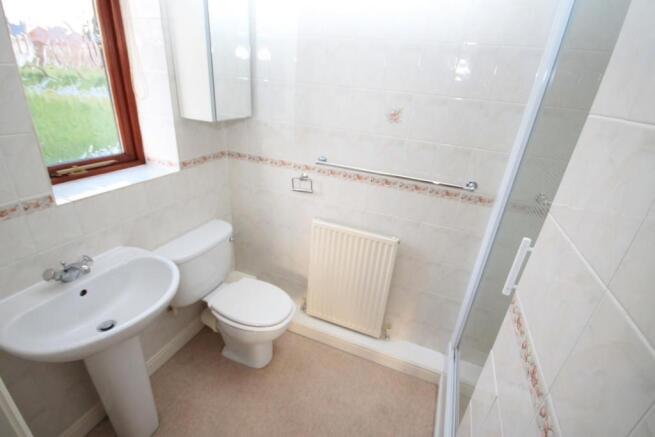 EN-SUITE SHOWER ROOM