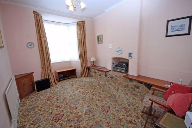LIVING ROOM 1