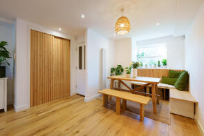 21b, Woodford Road, South Woodford, London E18 2EL