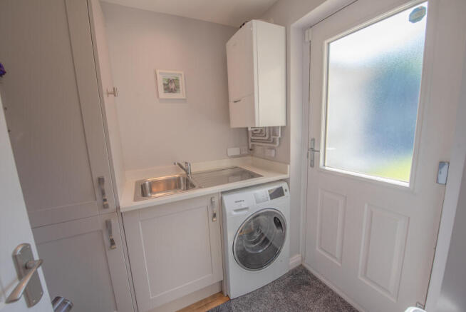 4 bed Detached for sale Image 10