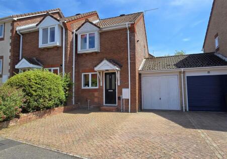 Maud Close, Devizes