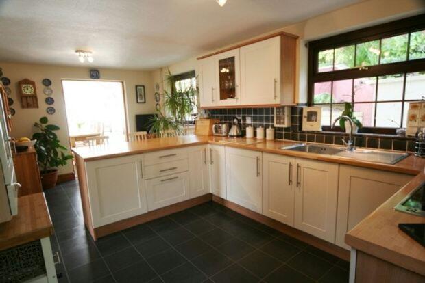 Kitchen/Breakfast Ro