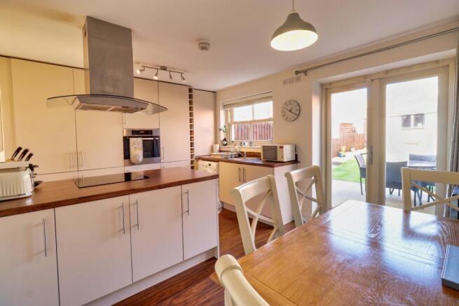 KITCHEN/DINER