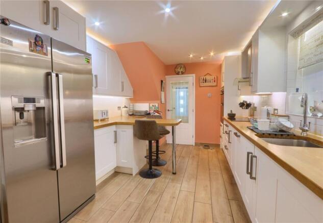 4 bed Semi-Detached for sale Image 7