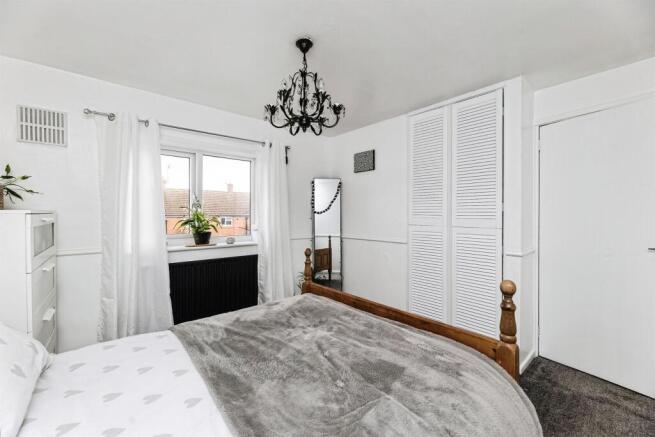 3 bed Semi-Detached for sale Image 9