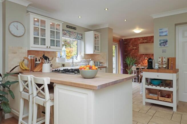 Kitchen / Breakfasting Bar