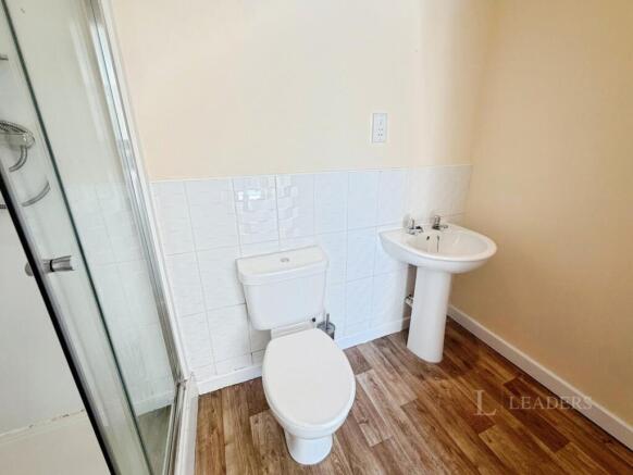 2 bed Flat to rent Image 9