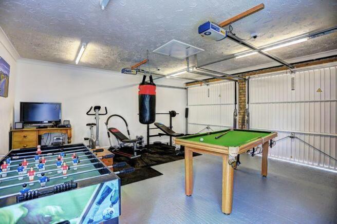Double garage ...
