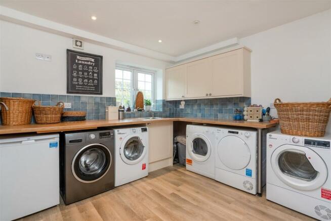 32 Furze Hill Road-4.jpg